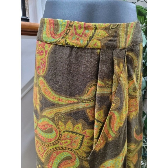 Sara Isabella Women's Multicolor Floral Acrylic Blend Knee Length Skirt Size 12 - Picture 4 of 10